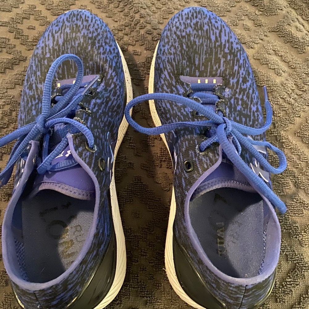 Under armour ladies running shoes
